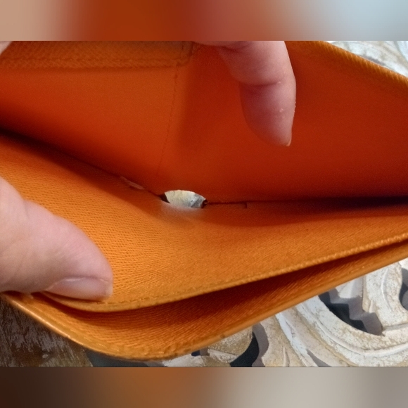 Sale ~ Louis Vuitton Epi Bifold Wallet, 🧡 Orange - 100% Authentic - Picture 7 of 12